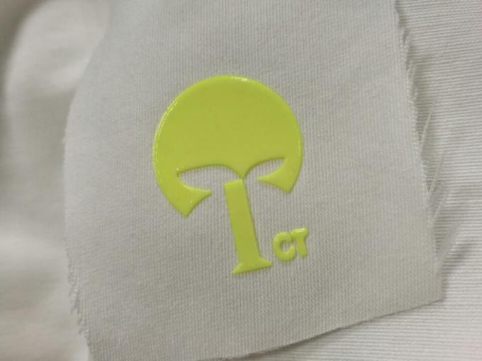 Custom Made Rubber Heat Transfer Clothing Labels Anti - Slip Function