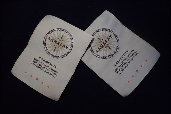 Eco Friendly Customize Woven Clothing Labels Cold Cut / Heat Cut