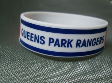 Trade Show Promotional Items Giveaways Embossed Silicone Wristband Bracelet