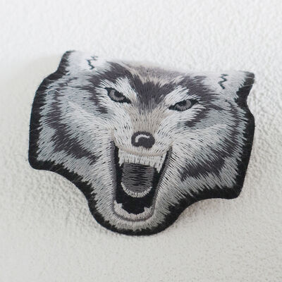 Custom Wolf Head Embroidered Patch – Iron-On/Sew-On Animal Patch for Apparel & Accessories