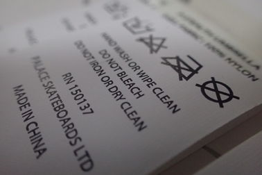 Flat Cutting Custom Screen Printing Nylon Care Labels For  Bags , Towels